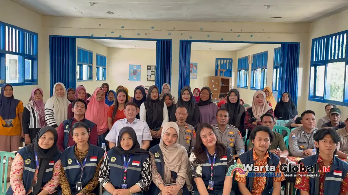 KKN Kelompok 95 Universitas Bengkulu Sukses Gelar Penyuluhan Hukum KUHP Baru, Sosialisasi Tertib Lalu Lintas, dan Pemeriksaan Kesehatan Gratis di Desa Padang Peri