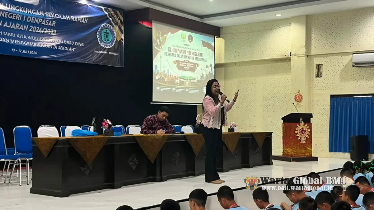 Universitas Warmadewa Perkuat Wawasan Kebangsaan Generasi Muda Melalui Kegiatan MPLS di SMKN 1 Denpasar