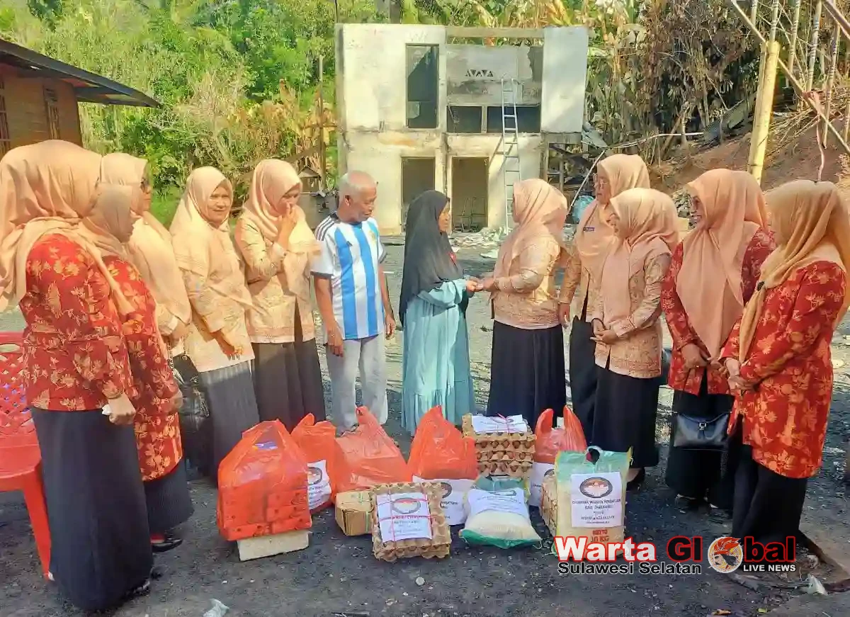 DWP Kabupaten Enrekang Salurkan Bantuan untuk Korban Kebakaran di Desa Bolang