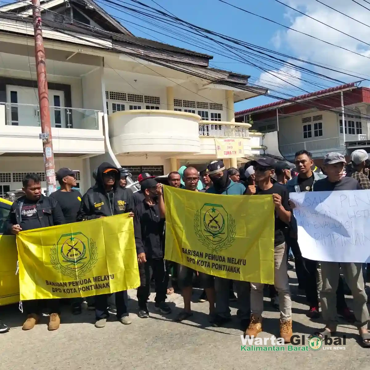 Geram Listrik Sering Padam, BPM Turun ke Jalan dan Kepung Tiga Kantor PLN